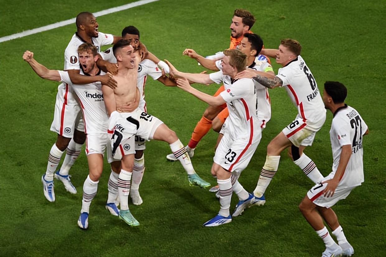 法蘭克福：歐冠賽場的&ldquo;逆襲與堅守&rdquo;交響曲